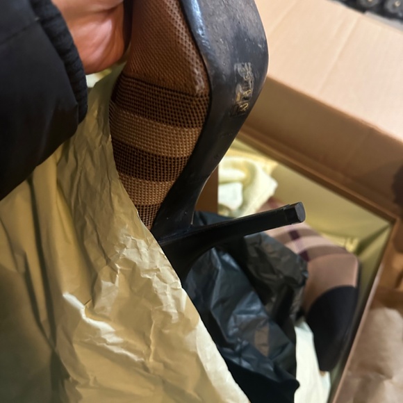 Burberry boots, worn once. It comes with the box, bag, authenticity card - Picture 6 of 10